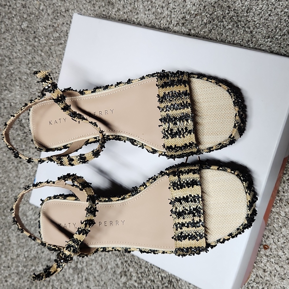NEW Katy Perry The Busy Bee Strappy Size 8.5 - Picture 2 of 7